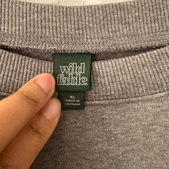 Cropped Sweatshirt - Picture 4 of 5